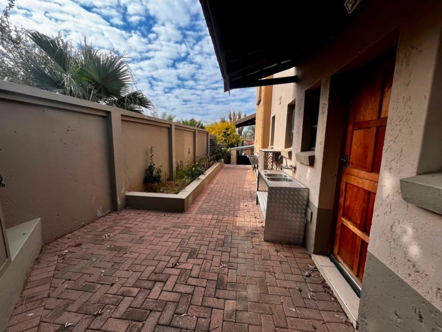 To Let 3 Bedroom Property for Rent in Cashan North West